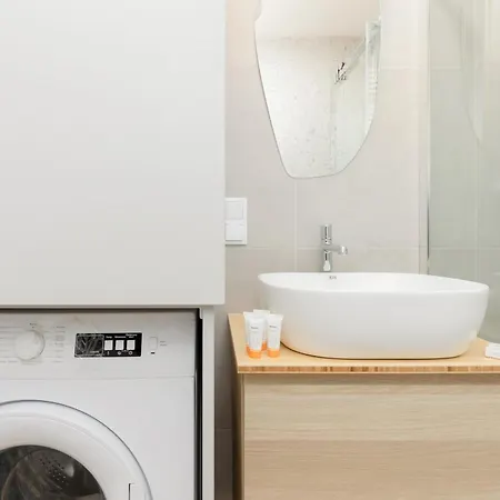 Modern Glow With Swimming Pool By Renters Διαμέρισμα